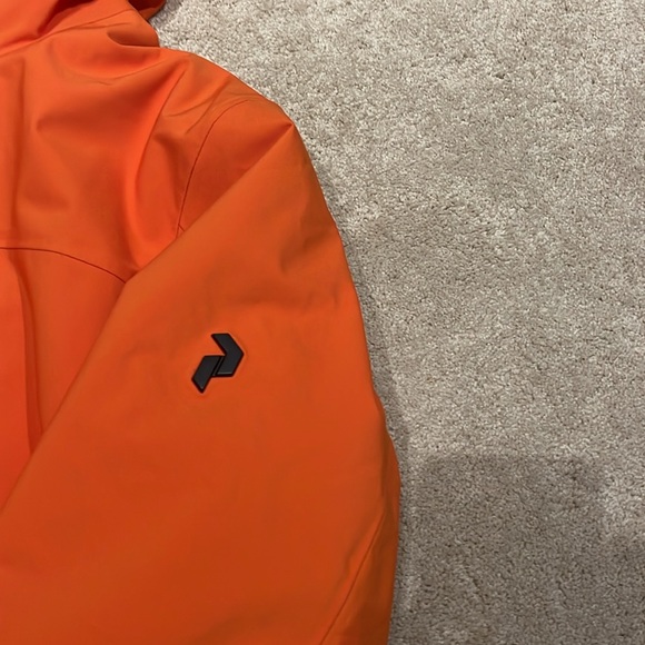 Peak Performance ski jacket - Picture 2 of 5